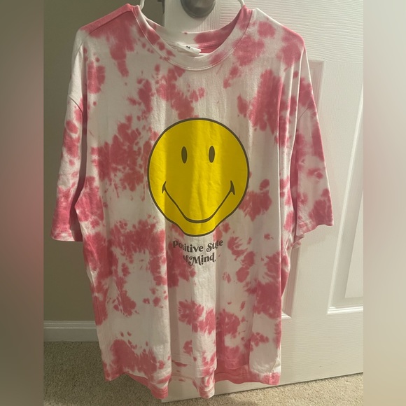 Smiley x H&M Graphic T-Shirt - Picture 1 of 3